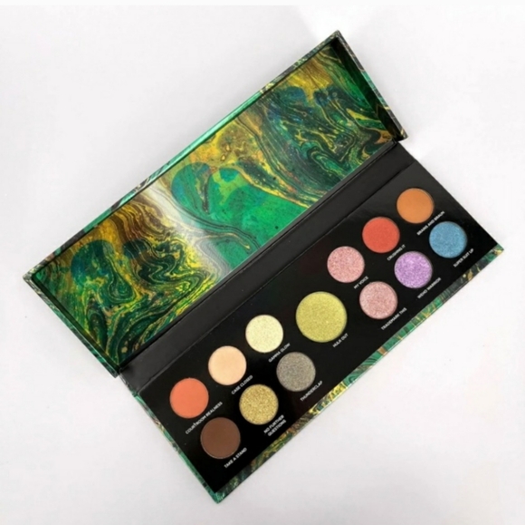 Urban Decay X MARVEL STUDIOS' SHE-HULK EYESHADOW PALETTE NIB NEW IN BOX - Picture 2 of 12